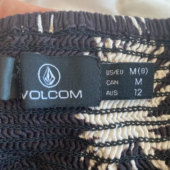 Adorable Volcom Sun dress - Picture 3 of 3